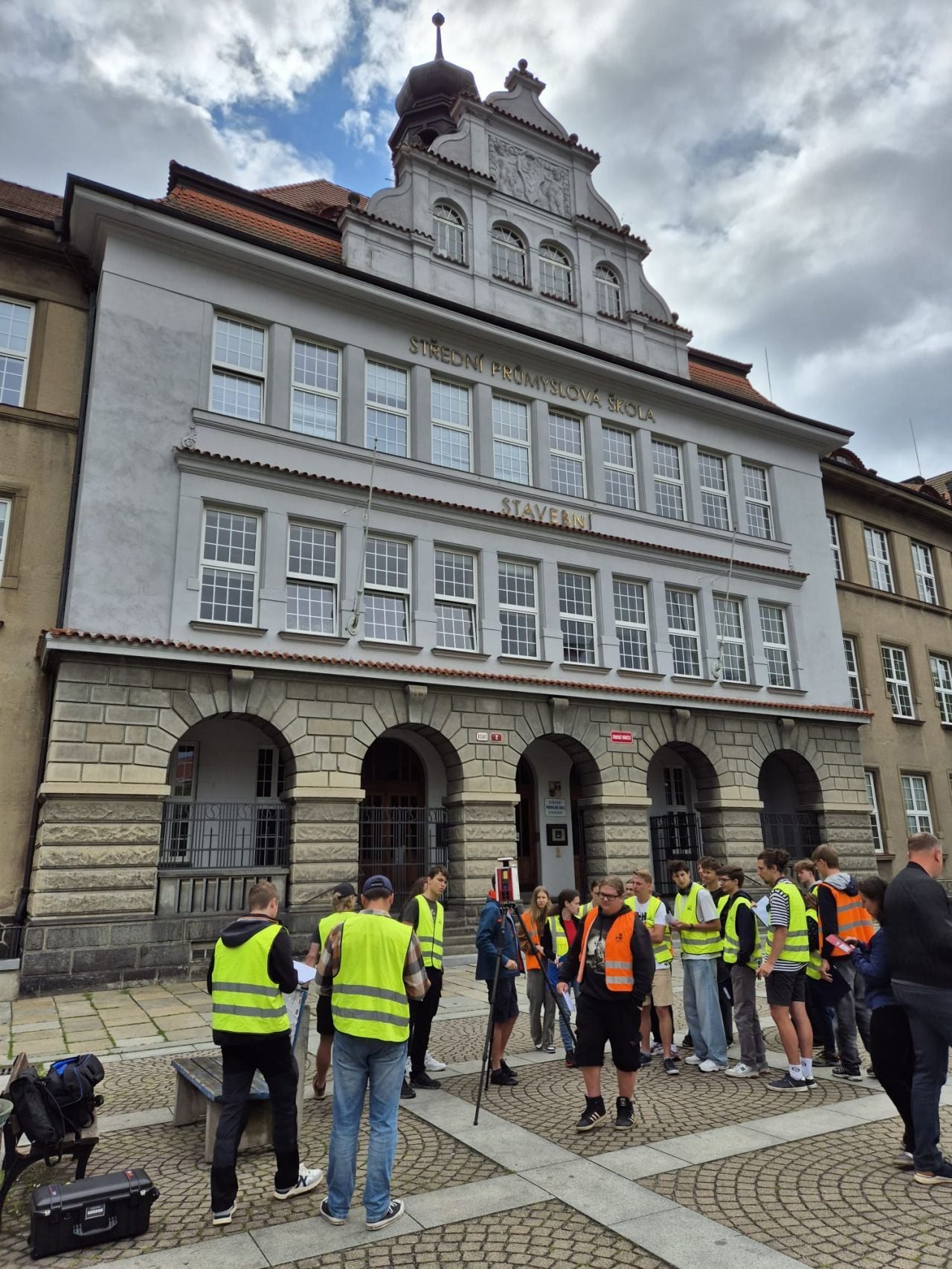 🔵 Předáváme know-how další generaci technických odborníků. 🎓🗺️